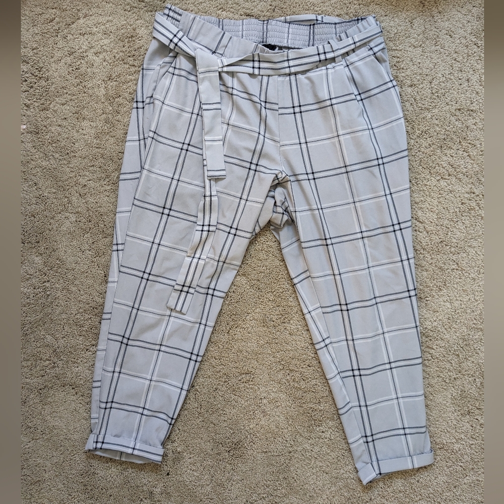 Torrid Pull-On Taper Stretch Crepe High-Rise Tie-Front Pant, size 2X